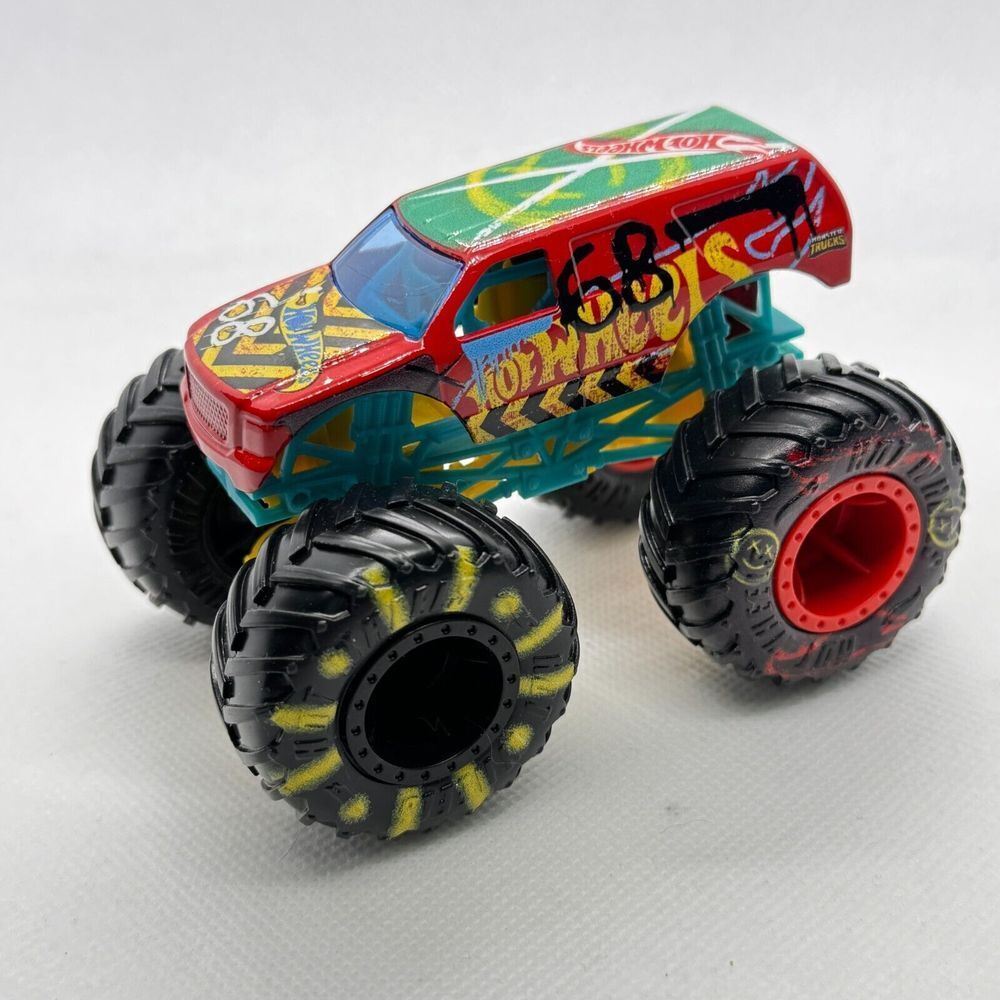 Hot Wheels Monster Graffiti # 68 Truck 1:64 Diecast Car Jam